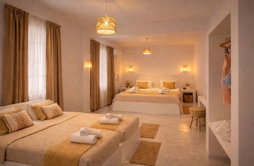 Perissa Hotel | Noème Santorini
