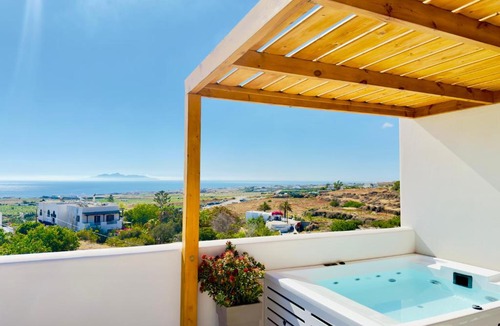Vourvoulos Hotel | Nohēme Luxury Suites