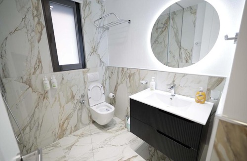 Tirana House | Noni Guesthouse