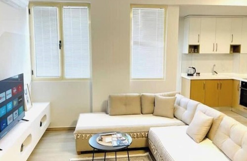 Sheqi i Vogel Condo | Nova 2+1 Entire Apartment City Center