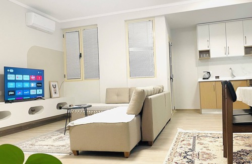 Divjake Apartment | Nova - Charming 2-bedroom apartment in Divjakë with WiFi, AC, free parking.