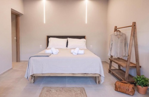 Agkisaras House | NS- Elvagia Anissaras suite with private jacuzzi