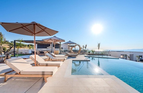 Anissaras Villa | Nysa Luxury villas 3-4-5-6