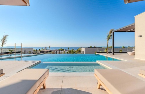 Anissaras Villa | Nysa Luxury villas 3-4-5-6