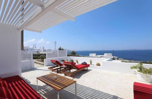 Agios Stefanos Apartment | O Lofos FAROS - Suite with amazing view