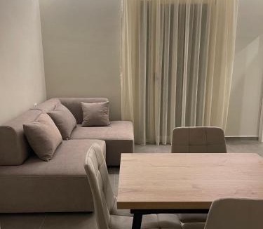 Mbrostar-Urë Apartment | Oasis