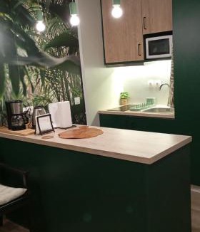 Platia Viktorias Apartment | Oasis in downtown Athens
