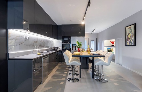 Varkiza House | Oasis Privé | Luxury Pool Retreat in Varkiza
