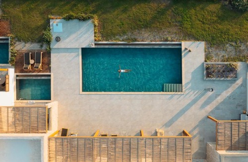 Milos Bed & Breakfast | Obsidian Suites Milos