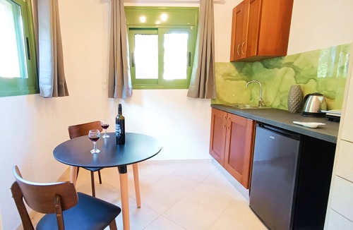 Kateleios House | Okeanis Apartments & Suites Adults Only