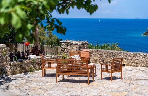 Sivota Apartment | Old Manor House 3 Apartment with Sea View, Wi-Fi and Air Conditioning