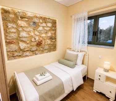 Kiparissia Apartment | Olive Coast House 3 100m from the sea