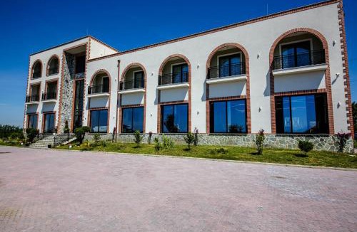 Qerek Hotel | Olive Farmhouse