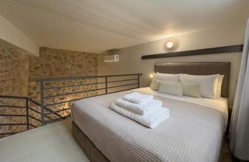 Petralona Apartment | Omian Opal Modern Exclusive Group Stay & Rooftop