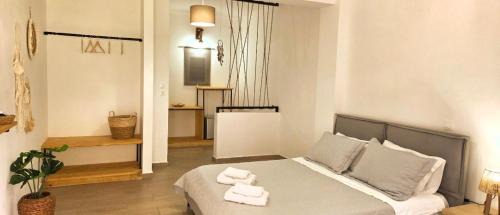 Qeparo Bed & Breakfast | On The Rocks