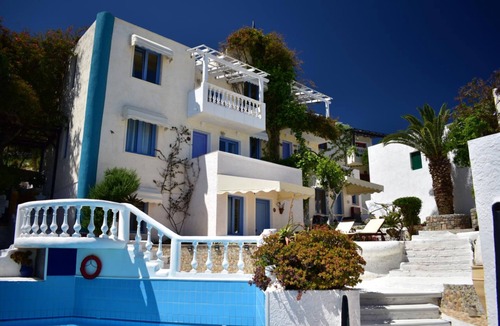 Piskopiano Apartment | One Private Studio with stunning full sea view, shared pool and Ac