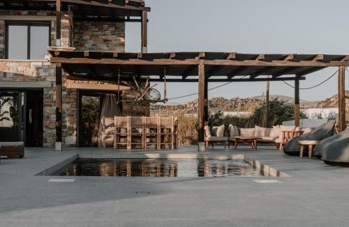 Plaka Villa | ONYM Curated Villas