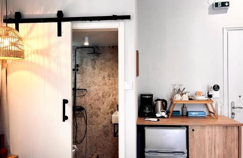 Skopelos Town Hotel | Orfeas Luxury Rooms & Studio