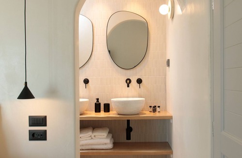 Moutsouna Hotel | Ostria Inn