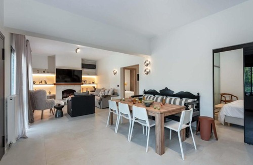 Milia Apartment | Ourania, Peaceful mountain escape in Kalathenes