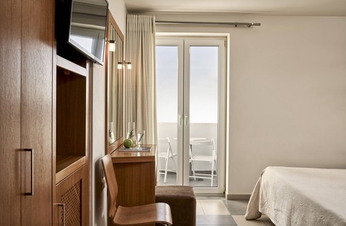 Tinos Town Hotel | Oxygen Favie by GHH