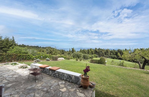 Paliouri House | Paliouri Cottage by Luxlikehome