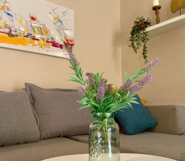 Alexandroupoli Apartment | Palm Leaf
