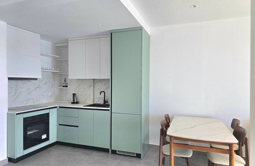 Shengjin Apartment | Panorama Deep Blue 001