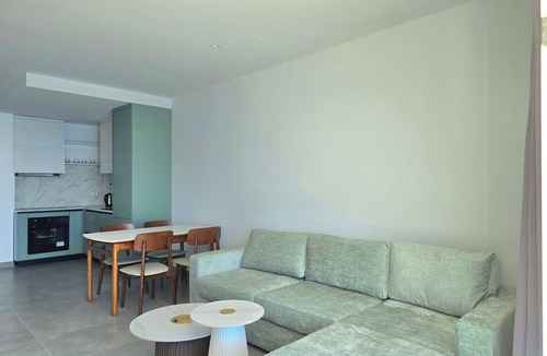 Shengjin Apartment | Panorama Deep Blue 001