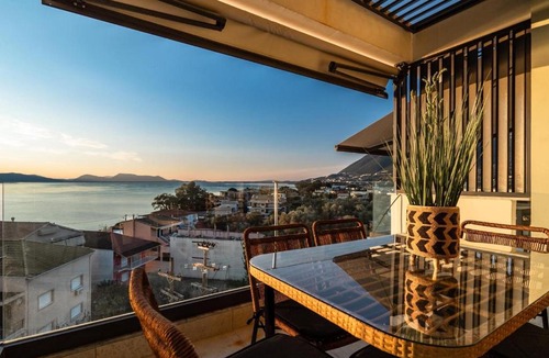 Episkopos Apartment | Panoramic Ocean View Suite