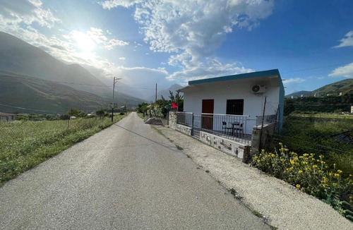 Fushebardhe House | PANORAMIC VIEW Xhanari Guesthouse Tepelene