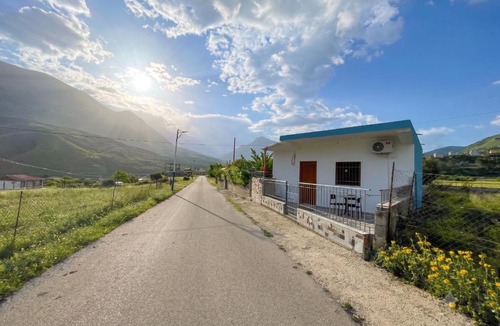 Fushebardhe House | PANORAMIC VIEW Xhanari Guesthouse Tepelene