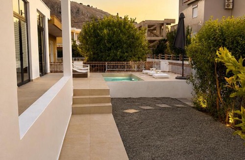 Archangelos Villa | Papamanolis House