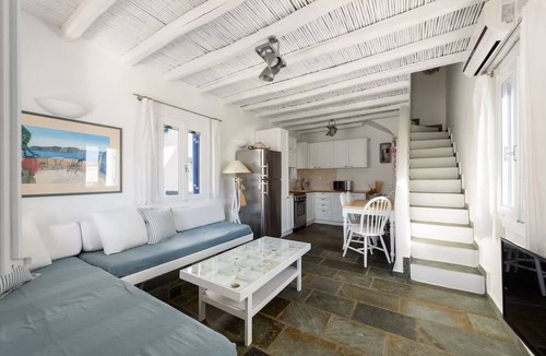Piso Livadi Apartment | Paros 3 bedrooms Maisonette for 6 persons by MPS