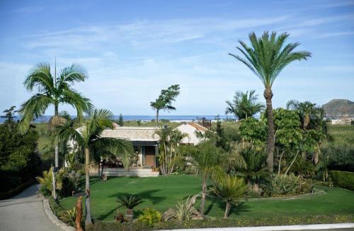 Agia House | Parrot House Tropical Villa in Platanias