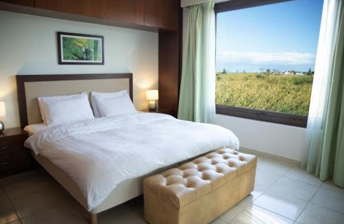 Agia House | Parrot House Tropical Villa in Platanias