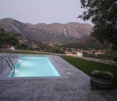Askifou House | Patriko-Cozy villa on the foot of the mountains