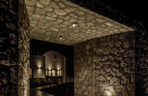 Agios Georgios Villa | Penny's House New Luxe Jacuzzi Villa 400m from Sea