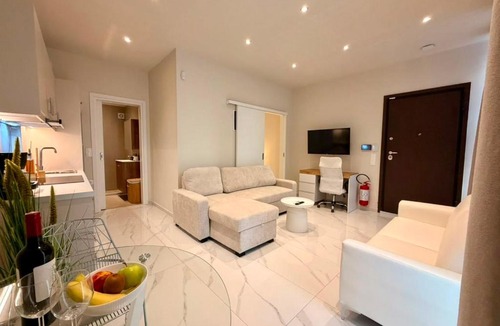 Aigaleo Apartment | Pergamou Base
