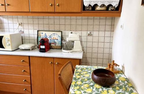 Rafina House | Perivolakia Garden View - Rafina Stay near Airport