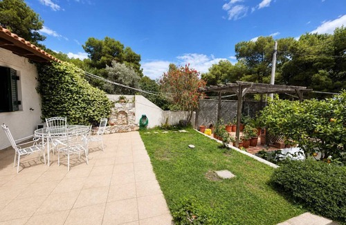 Rafina House | Perivolakia Garden View - Rafina Stay near Airport