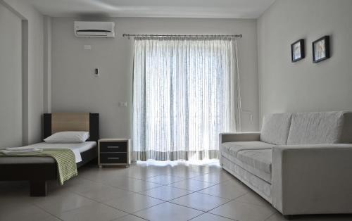 Dhermi Bed & Breakfast | Perivolos Apartments