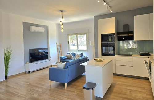Ishem Apartment | Perla Modern Penthouse 217, Lalzit Bay, Albania