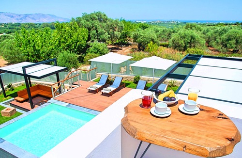 Kavallos Villa | Perla Nera Villa Heated Pool
