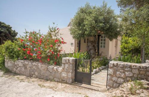Sellia Villa | Petasos House, Sea View with Private Garden