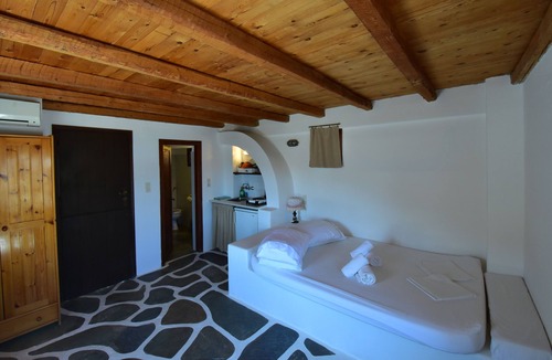 Ios Town Hotel | Petra Holiday Village