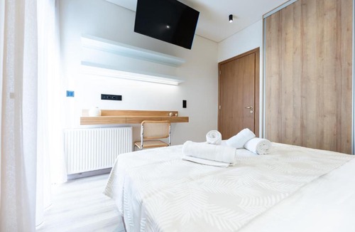 Petralona Apartment | Petralona 2BD by Lumen Living