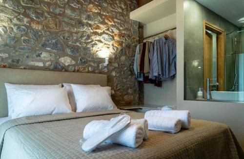 Stoupa Apartment | Petras Gi - Stone Houses