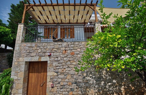 Patitiri House | Petrino