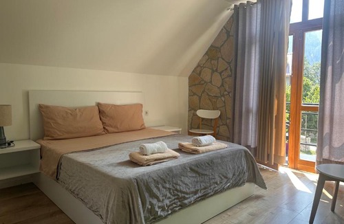 Theth House | Petriti theth